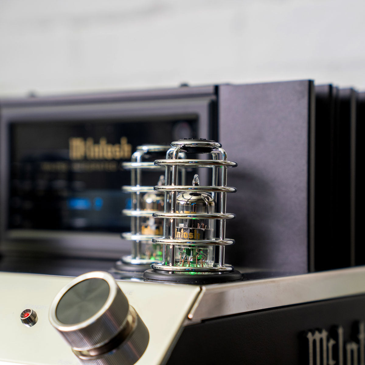 McIntosh MA252 Integrated Amp - Close up