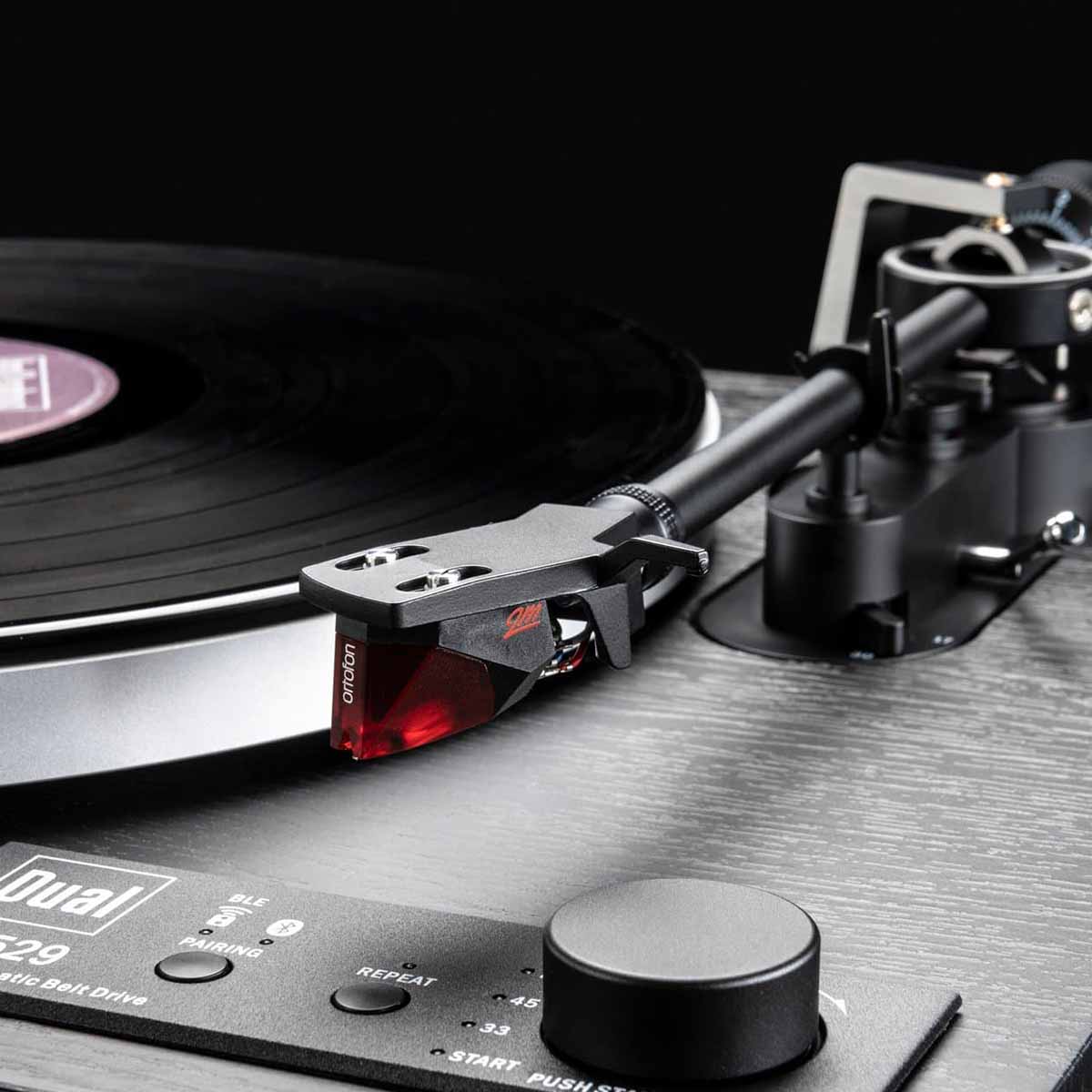 Dual CS529 Fully Automatic Turntable - Black Vinyl up close view