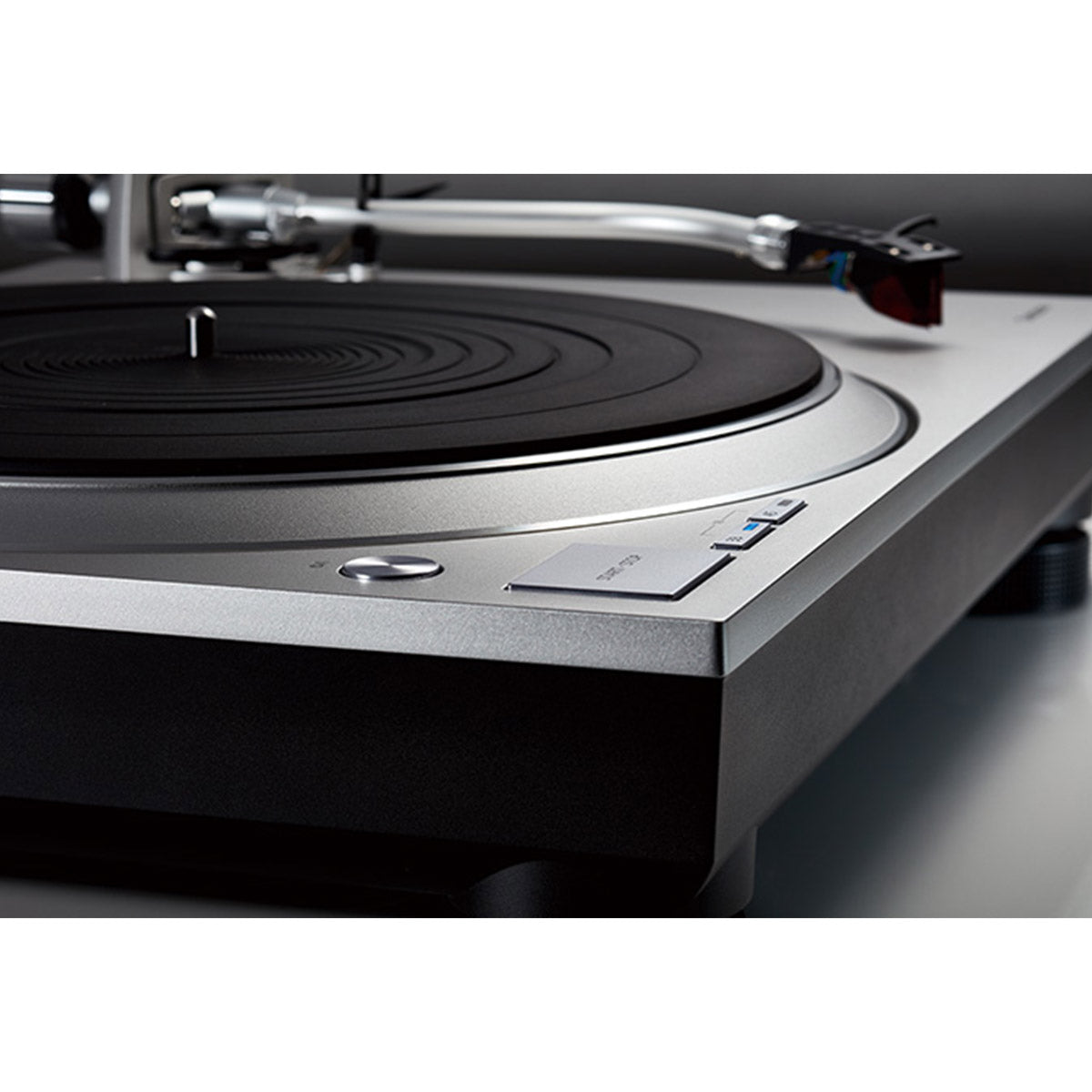 Technics SL-1500C Turntable with Built-in Preamp & Cartridge